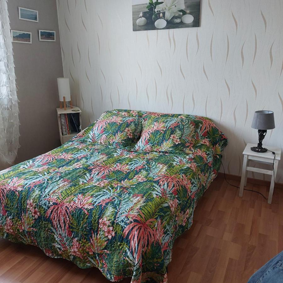 Tulipe24 Bed & Breakfast Savigne-l'Eveque Ngoại thất bức ảnh